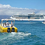 boating in Maui